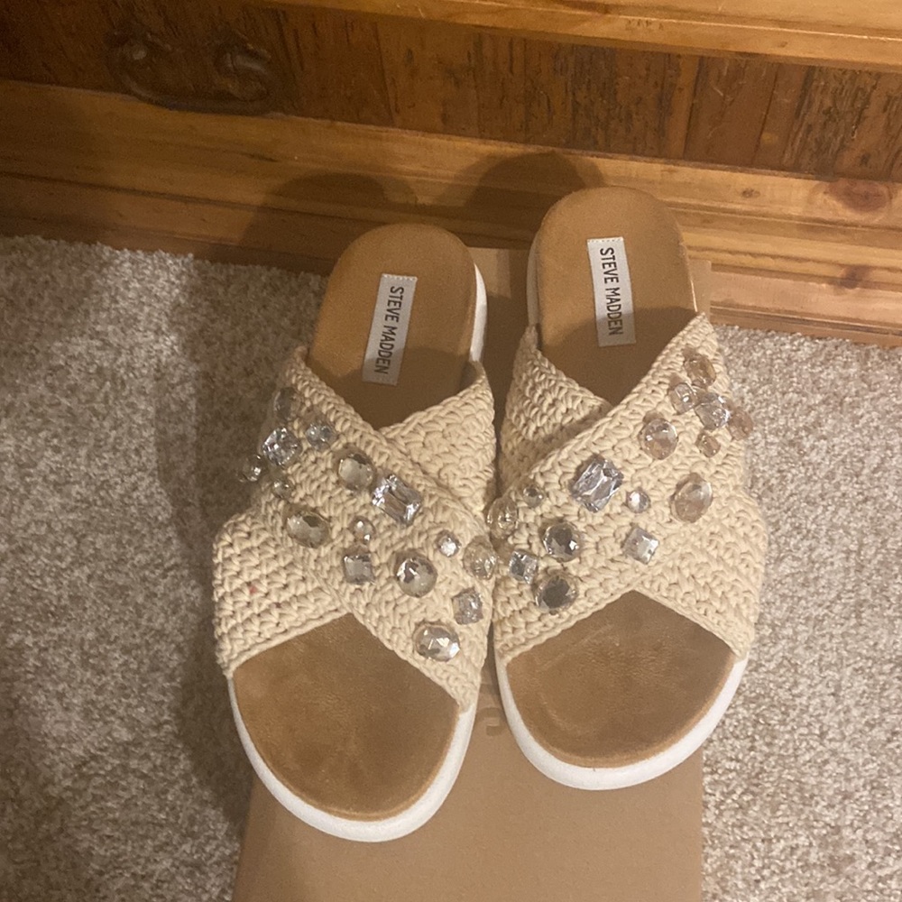 Sandals - Picture 3 of 3